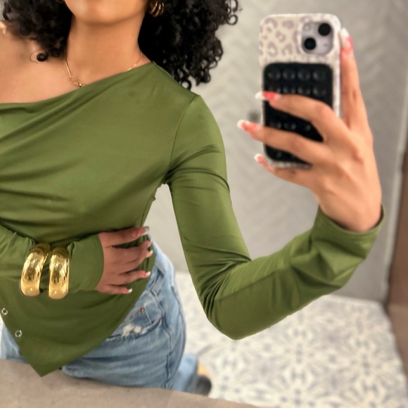 Green Top - Picture 3 of 3